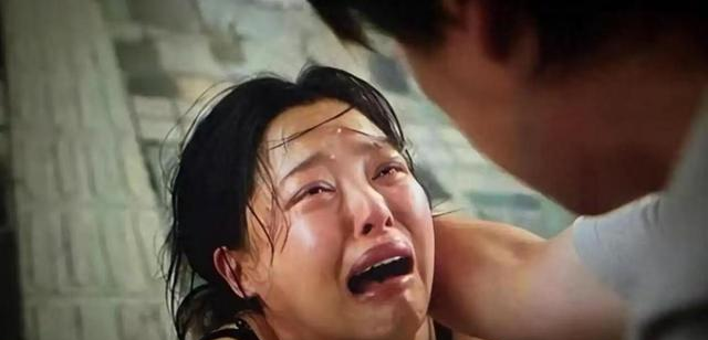 陪玩陪睡只是开胃菜。组团开嫖、目无王法、舔手指，演都不演了