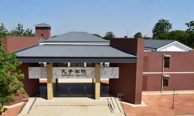世界上除了中国，还有2个国家也用汉语，去那边旅游语言完全畅通