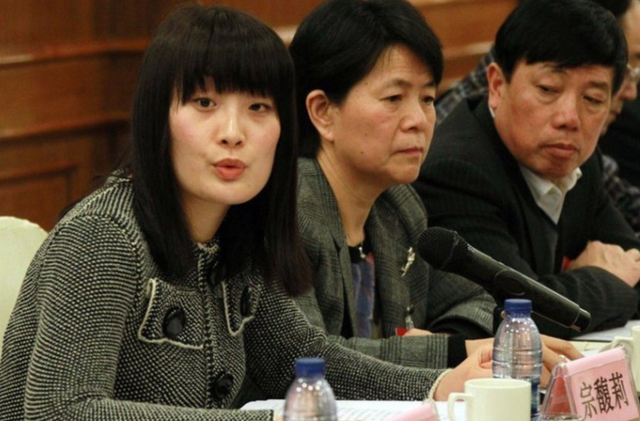 遗产风波沸沸扬扬，“一声不吭”的宗馥莉，终于不再顾忌所谓体面