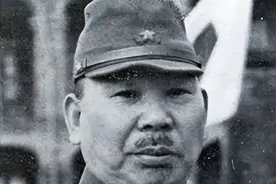 日本大将的孤岛求生记：带十万兵种田养鸡，投降时为自己建战俘营图片