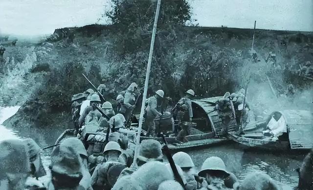 他是黄埔四期第一名，建国后婉拒上将军衔，毛主席：他不亚于我