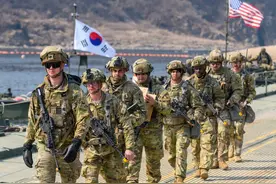 跪了！特朗普威胁撤离驻韩美军，韩国紧急表态：愿在关税问题让步图片