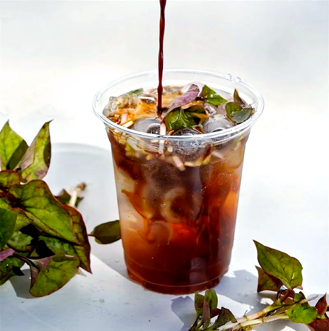 酱油、牛肝菌做奶茶？喜茶“疯了”，年轻人却抢疯了！