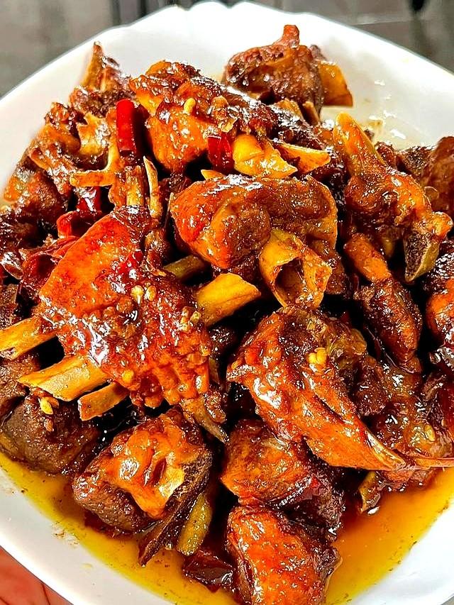 俗话“小暑吃豆，大暑吃肉”，有条件建议多吃3肉，活力满满度夏