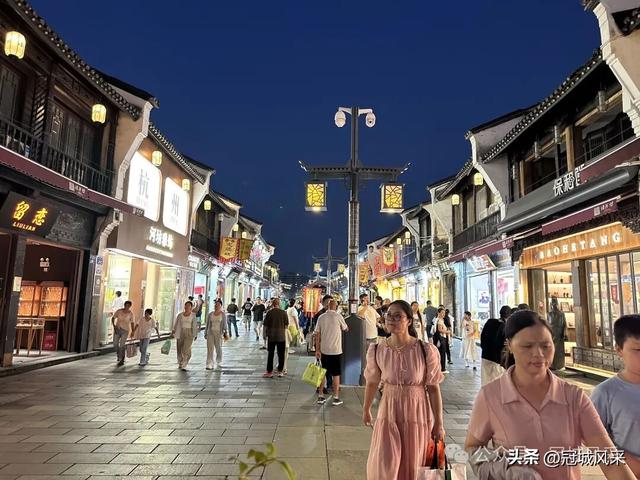 杭州寻吃·一碗蟹黄面