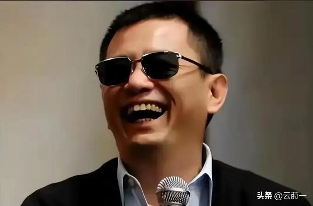 陪玩陪睡只是冰山一角，认干爹，舔手指	，拜高踩低，实在荒唐！