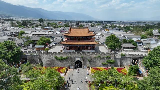全列卧铺、夕发朝至!这趟环线旅游列车,有多过瘾?