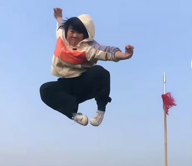 河南170斤女孩：练武20多年干倒5家武馆，被央视挖掘现700多万粉