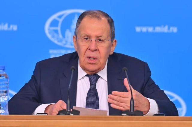 特朗普对8国加码关税施压	，拉夫罗夫称中国将成最大赢家