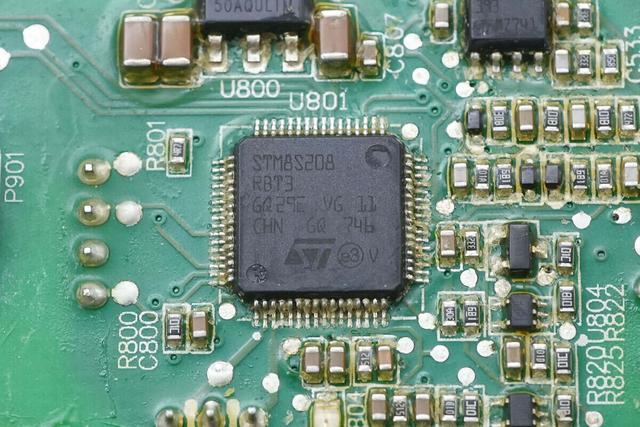 重达18斤的大块头，内部全是灰，麦格米特15kW充电模块拆解