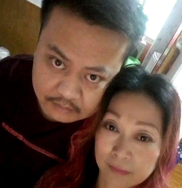 2003年，湖南小伙爱上二婚，还大他24岁的大妈，恋爱21年如今咋样