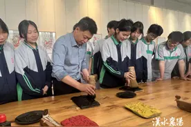 襄阳24中：“木版年画”走进校园，感受“非遗”文化魅力！图片