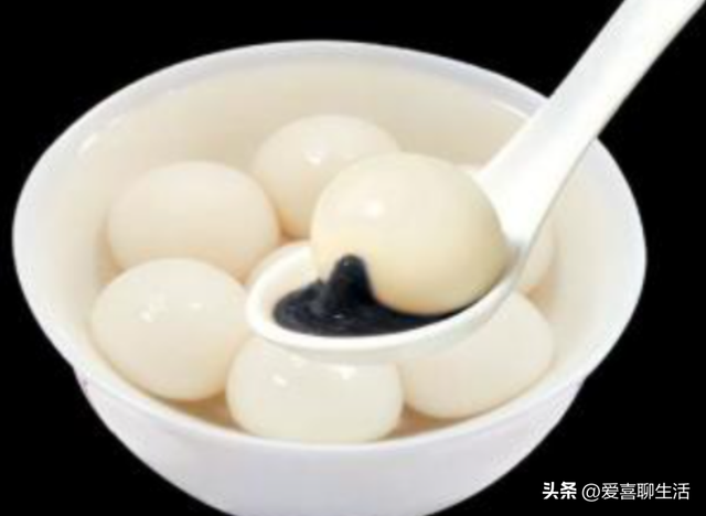 明日冬至	，有钱没钱记得“囤1菜，吃2肉，食3样”，老传统要尊重