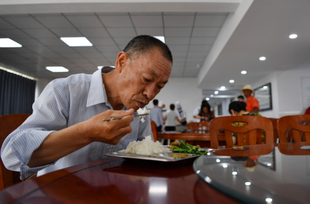医生发现：长寿的肾病患者，大多在确诊后就改掉了4个习惯