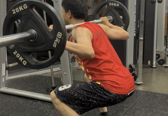 锻炼越多越早死？医生警告：这6种运动，中老年人别再拼命做了！