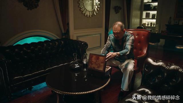 《利剑玫瑰》瘸哥的真面目终于曝光，不是叶修明，算计章阿姨20年