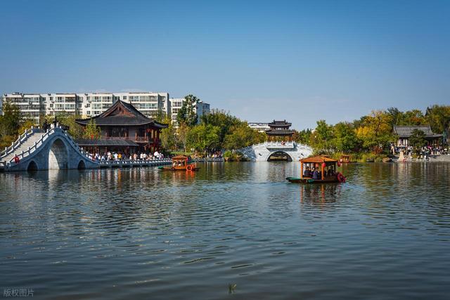 2025北京到海南行程第四天：从东到西游南阳，走现代路看古代景