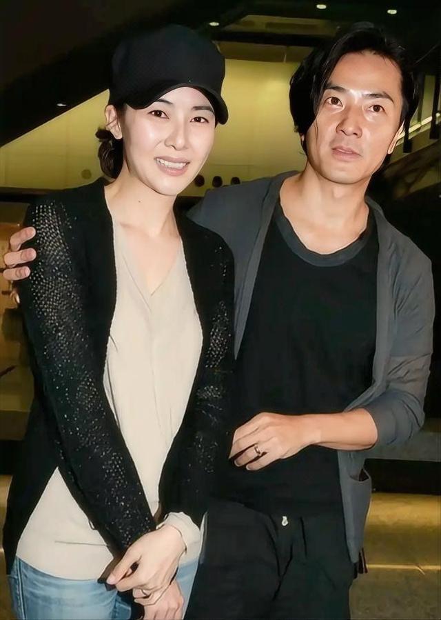 从万人追捧到日本乡下买菜：郑伊健的退场，比王晶的怒火更像真相