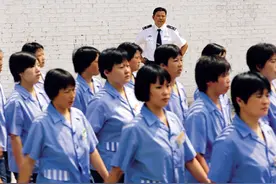 在监狱里面服刑的女犯人，每天是怎样度过的？看完就知道了图片