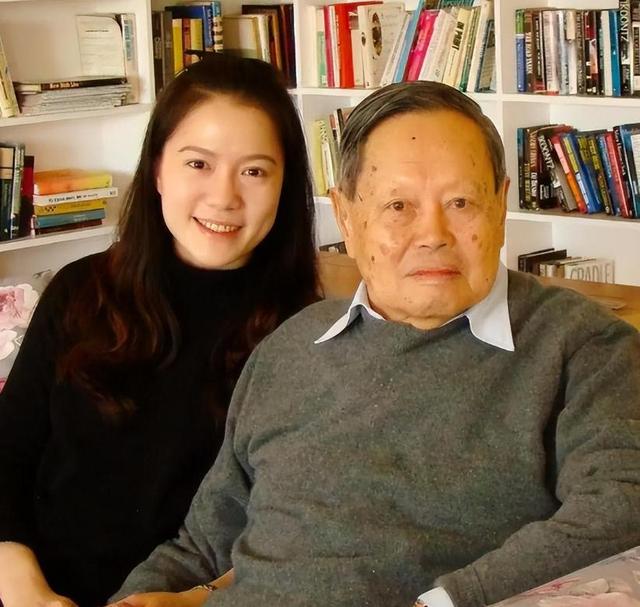 杨振宁去世不到2月	，令人担忧的事还是发生，翁帆近况被曝惹争议