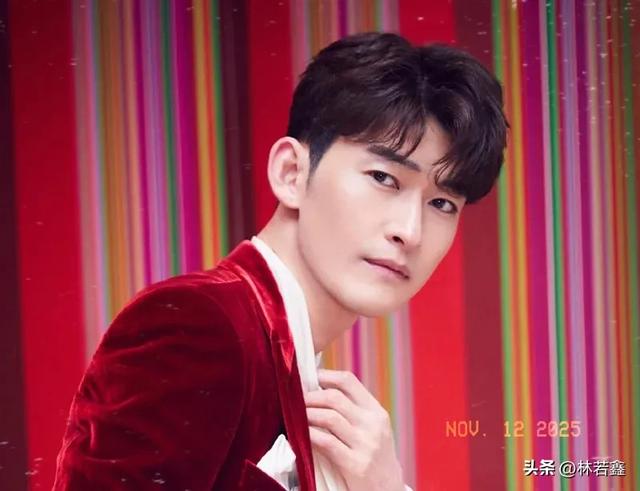 41岁张翰被曝新恋情，带美女与友人聚餐，女生长相甜美	，引热议！