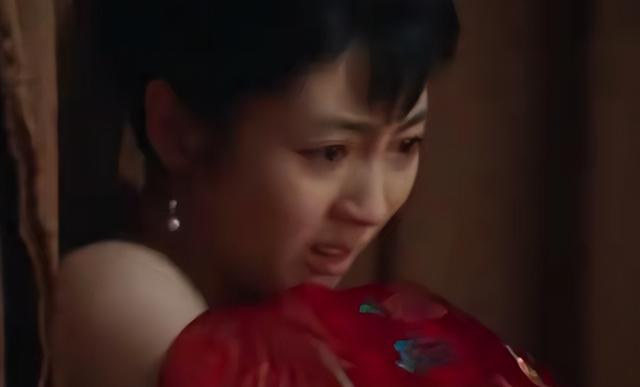 不会演就别尬演，《生万物》最大的败笔，就是请了她这个"戏混子"