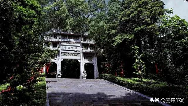 益阳会龙山公园:山水城郭间的千年禅韵