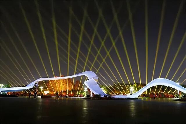 夜青城，出圈！