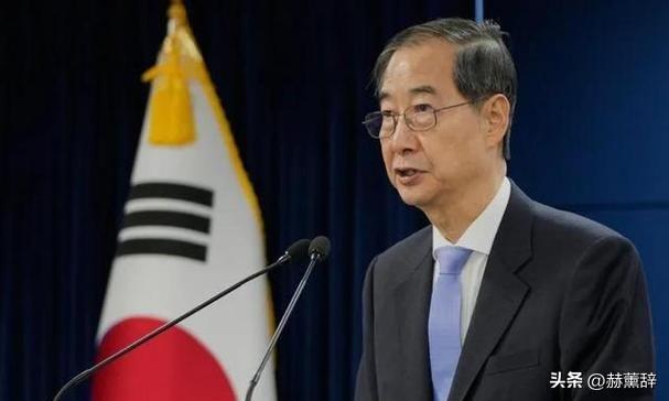 李在明拒绝出席中国阅兵，王毅挂断电话，送了韩国一句话