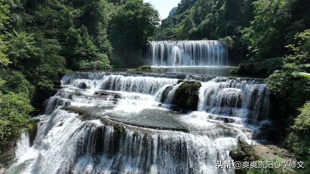 修文：清凉一夏 避暑游客纷至沓来