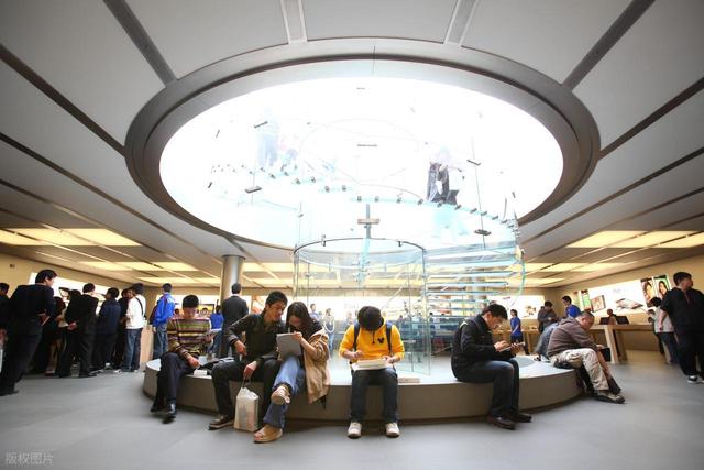 苹果定价策略大揭秘：为什么iPhone 17能打破常规？