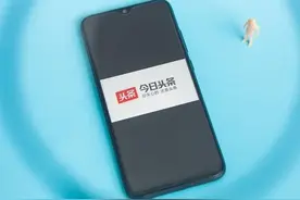 夫妻俩晚上还还好的在打闹，妻子却意外心肌炎爆发去世，丈夫久久不能释怀图片