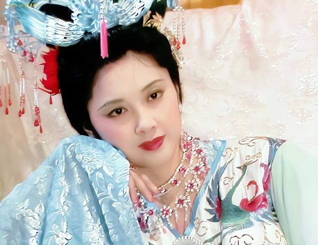 当70岁林青霞和73岁朱琳站在一起，才知道什么叫做人间绝色