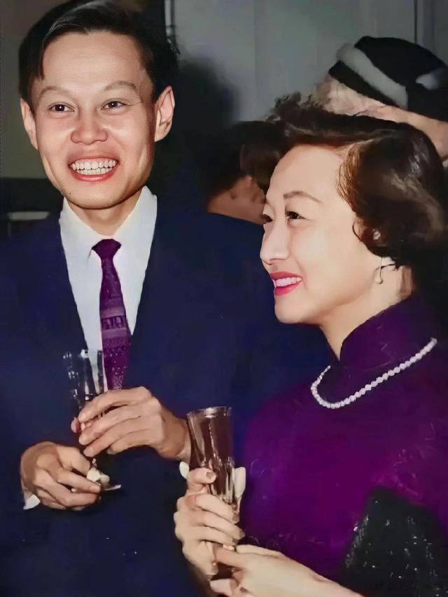 看懂杨振宁10年前的预言，才明白无儿无女的翁帆，早被安排好退路