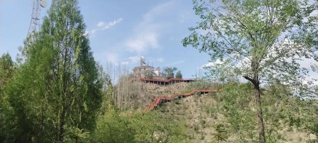 陇右永登第一名山：青龙山