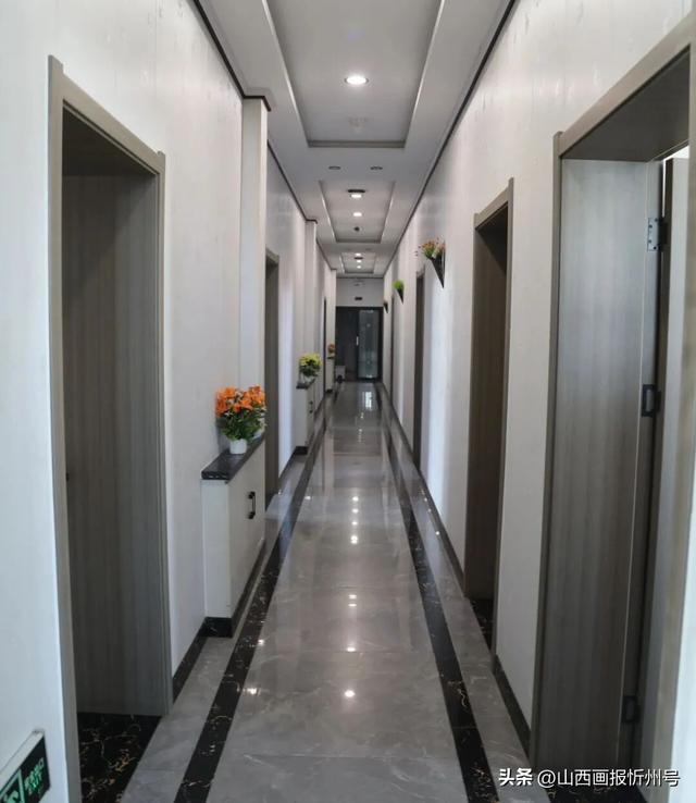 又见奇村 | 槐庭温泉民宿：老槐树下泡温汤，休闲康养两不误