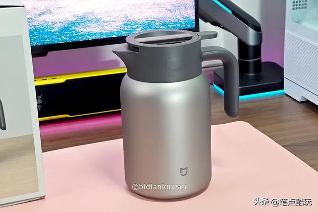 双层纯钛,健康饮水:小米新出的钛保温壶1.2L真香!