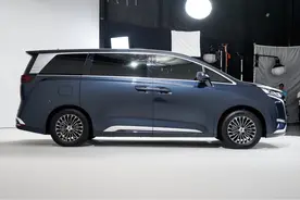 国产豪华MPV，车长5250mm，双层隔音+可变悬挂，订单已破3万台图片