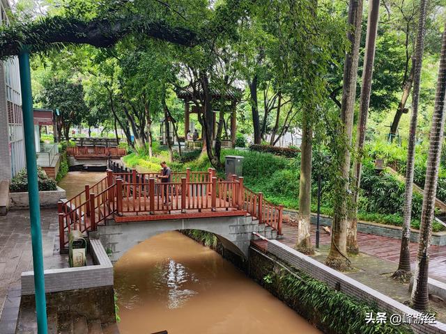 钦州中山公园，其历史最早可追溯到北宋，天涯亭是园内唯一的古迹