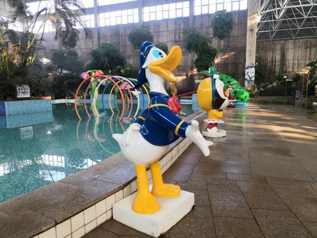 降温天的终极浪漫，是泡进一池温泉里