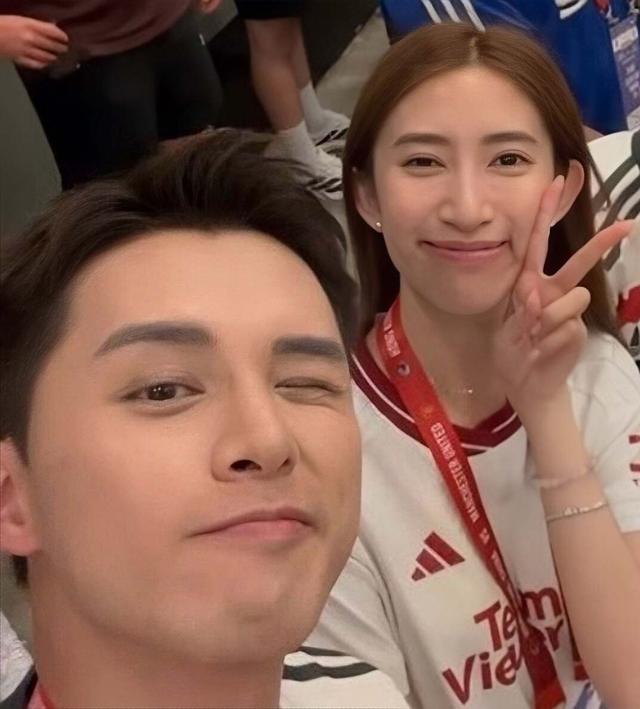 恭喜！TVB知名男星毫无预警宣布结婚，自曝对富贵女友一见钟情