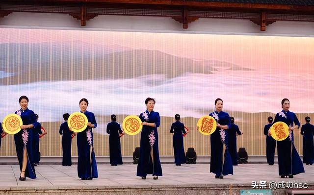 首峰之下 衣韵飞扬 文旅盛宴暖动雁城