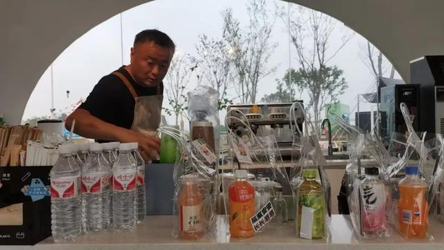 “双节”文旅新风向！岳阳江豚湾嘉年华煽动假日经济