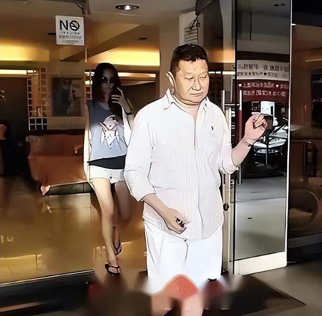 包养情人无数，娶初中同学女儿为妻，玩老婆闺蜜，嗜色如命的富豪