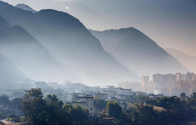 王羲之故居怎么在嵊州？这座小城用古镇、越剧和碳水给出了答案