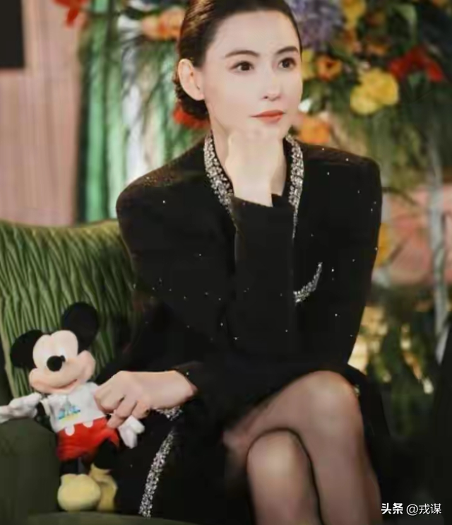 45岁张柏芝杀疯了！冻龄+高情商双buff，反卷成内娱活明白天花板