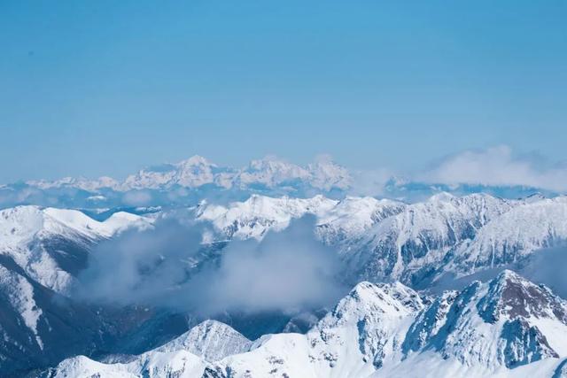 4860米云端告白指南！在达古冰川的日照金山下，说最甜的情话