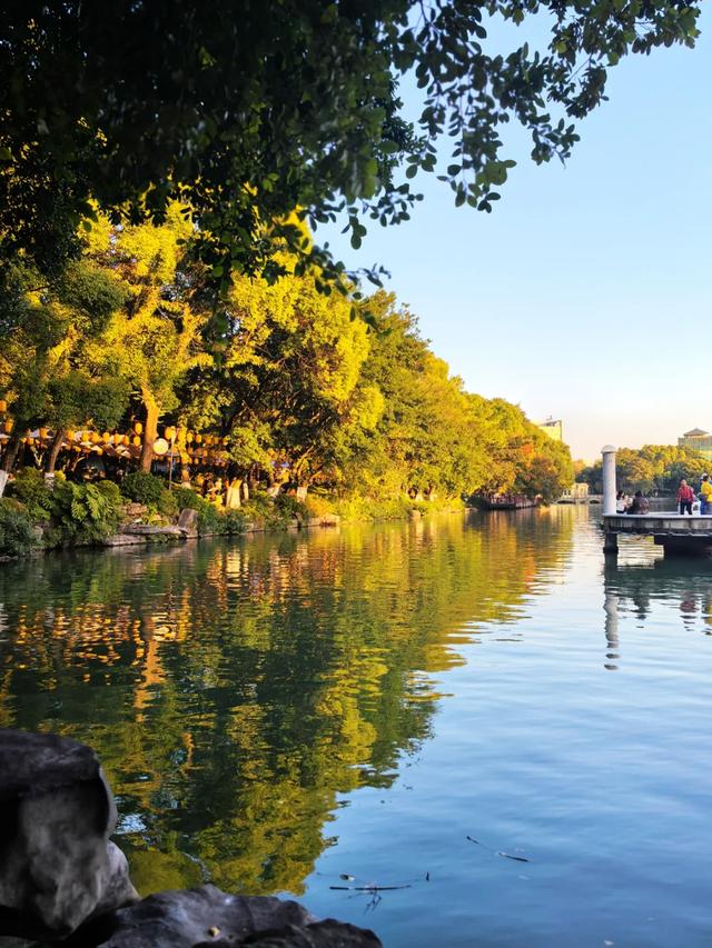 桂林:邂逅榕湖别样情!