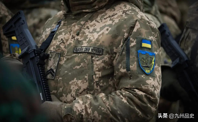 俄军大捷！乌军法械旅在红军城举白旗，泽连斯基与瑟尔斯基爆内讧