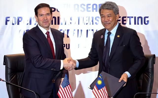 换了领导人，就马上跟美国签署“毒丸条约”，中马关系翻天巨变！